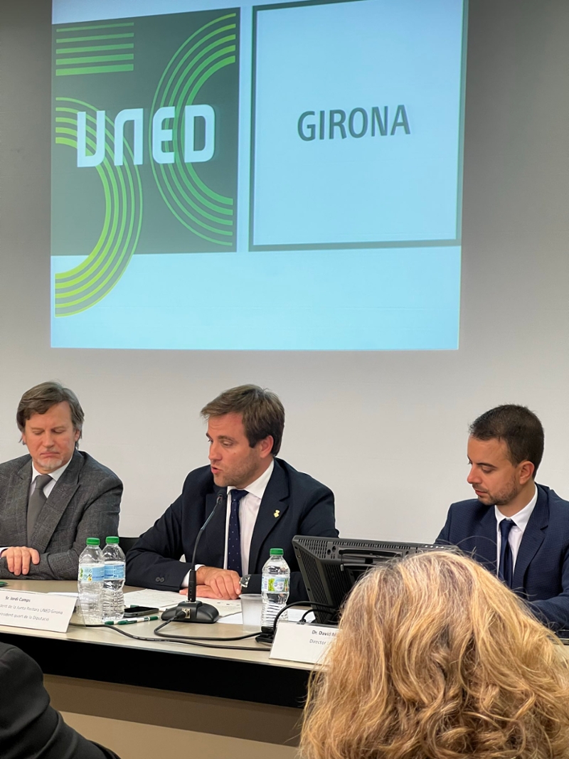 Foto 5: La UNED Girona inaugura el curs del 50è aniversari amb 1.700 alumnes inscrits