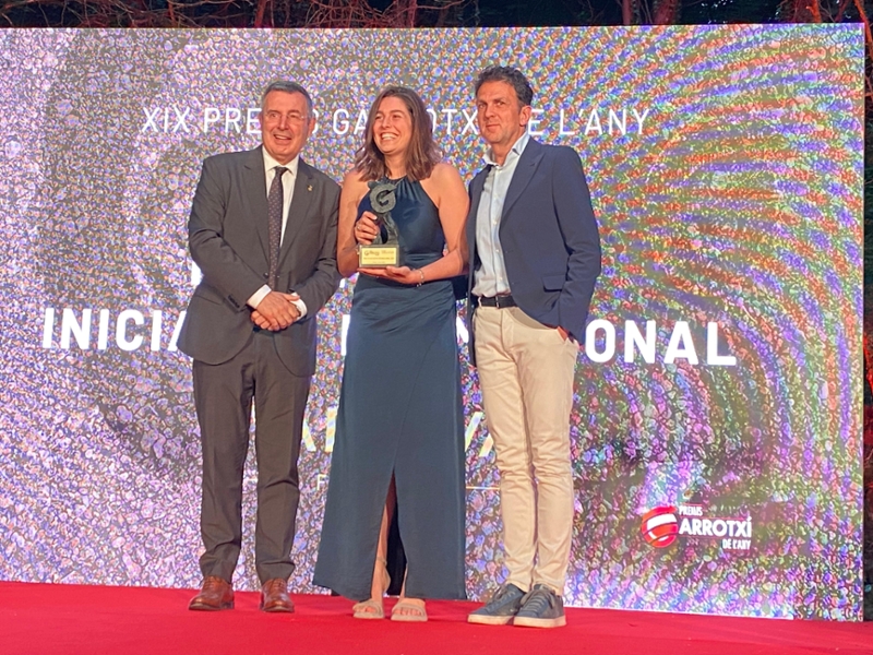 Foto : Miquel Noguer lliura al Festival Vallviva el guardó a la Millor Iniciativa Promocional en la 19a edició dels Premis G