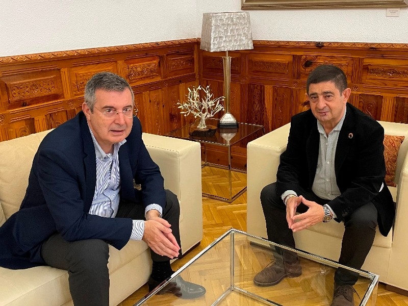 Foto : Visita institucional del president de la Diputació de Girona, Miquel Noguer, a la Diputació de Jaén&nbsp;
