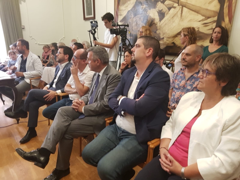 Foto 3: La vicepresidenta tercera de la Diputació de Girona, Maria Puig, nova alcaldessa de Palamós
