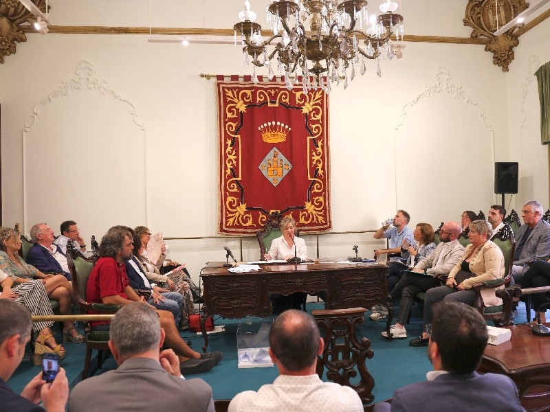 Foto 5: La vicepresidenta tercera de la Diputació de Girona, Maria Puig, nova alcaldessa de Palamós
