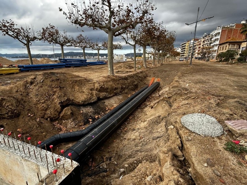 Foto : Substitució d'un tram de la canonada d'impulsió de l'estació de bombament del Pedró, en el marc de la reforma del pas