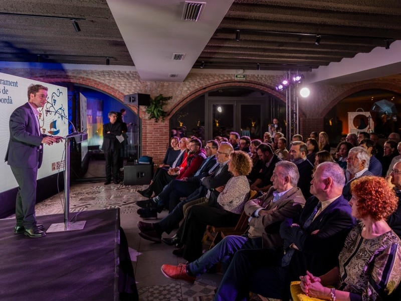 Foto 3: La DO Empordà distingeix Joaquim Tremoleda i Glops d'Història per difondre i promoure la història vinícola de l'Empor