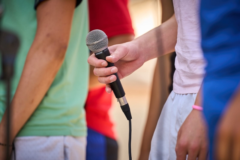 Foto : S'inicia el projecte MegafonArt al Centre Educatiu Montilivi de Girona, amb Demba Sow Banora
