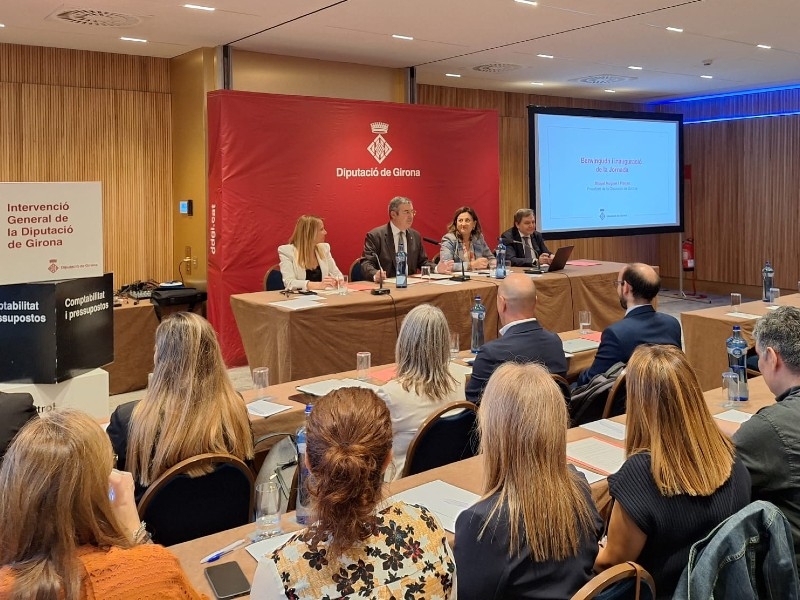 Foto 2 : Cent cinquanta professionals de l'Administració local, en la quarta jornada sobre novetats pressupostàries de la Dipu