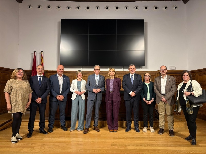 Foto 6: Les quatre diputacions acorden associar-se amb l'AMTU per treballar en la millora de la mobilitat sostenible al terri