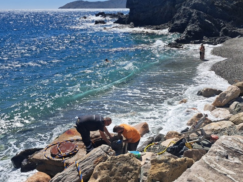 Foto : El Consorci d'Aigües Costa Brava Girona repara la fuita a l'emissari terrestre de la platja de la Gola de Llançà