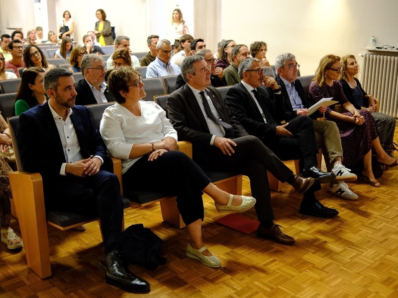 Foto 3: Experts analitzen les eines per ordenar l'activitat comercial i garantir centres urbans vius en els municipis gironin