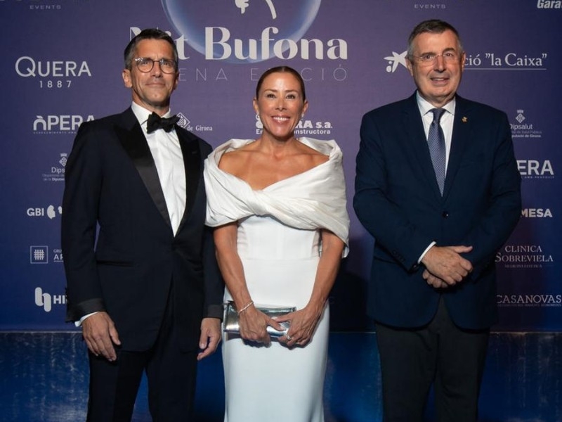 Foto : La sisena Nit Bufona reuneix 650 persones al Palau de Fires de Girona per recaptar fons contra la fibrosi quística</p
