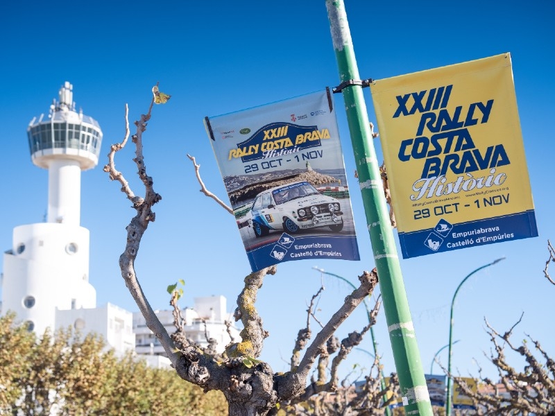 Foto 4: El Ral·li Costa Brava Històric arriba a la 23a edició amb cent cinc equips d'una desena de països d'arreu d'Europa</p