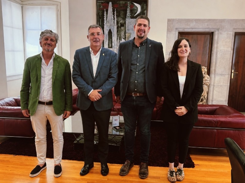 Foto : La Diputació i la Fundació Institut Català del Suro ultimen un conveni de col·laboració per als tres propers anys