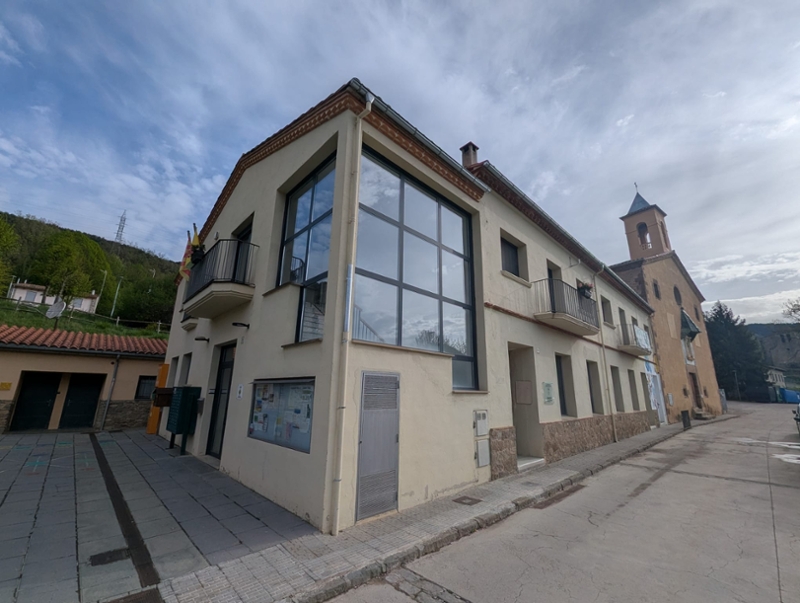 Foto 3: La Diputació atorga gairebé sis milions d'euros a 143 ajuntaments gironins en accions per millorar l'eficiència energ