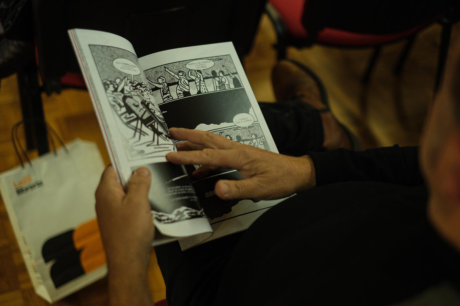 Foc creuat és el quart volum de la col·lecció «Llamps i Tintes!»